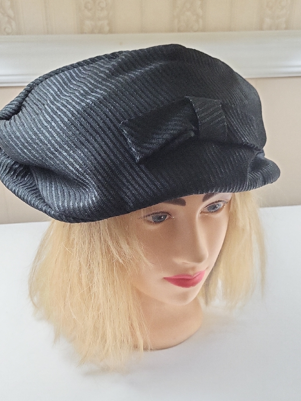 VTG. Classic Black Baker Boy HAT, ONE SIZE - Picture 2 of 9
